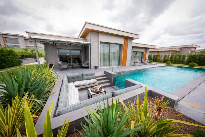 Prestigious Villas in Brand Vadi Project with Sea and Lake View in Buyukcekmece İstanbul