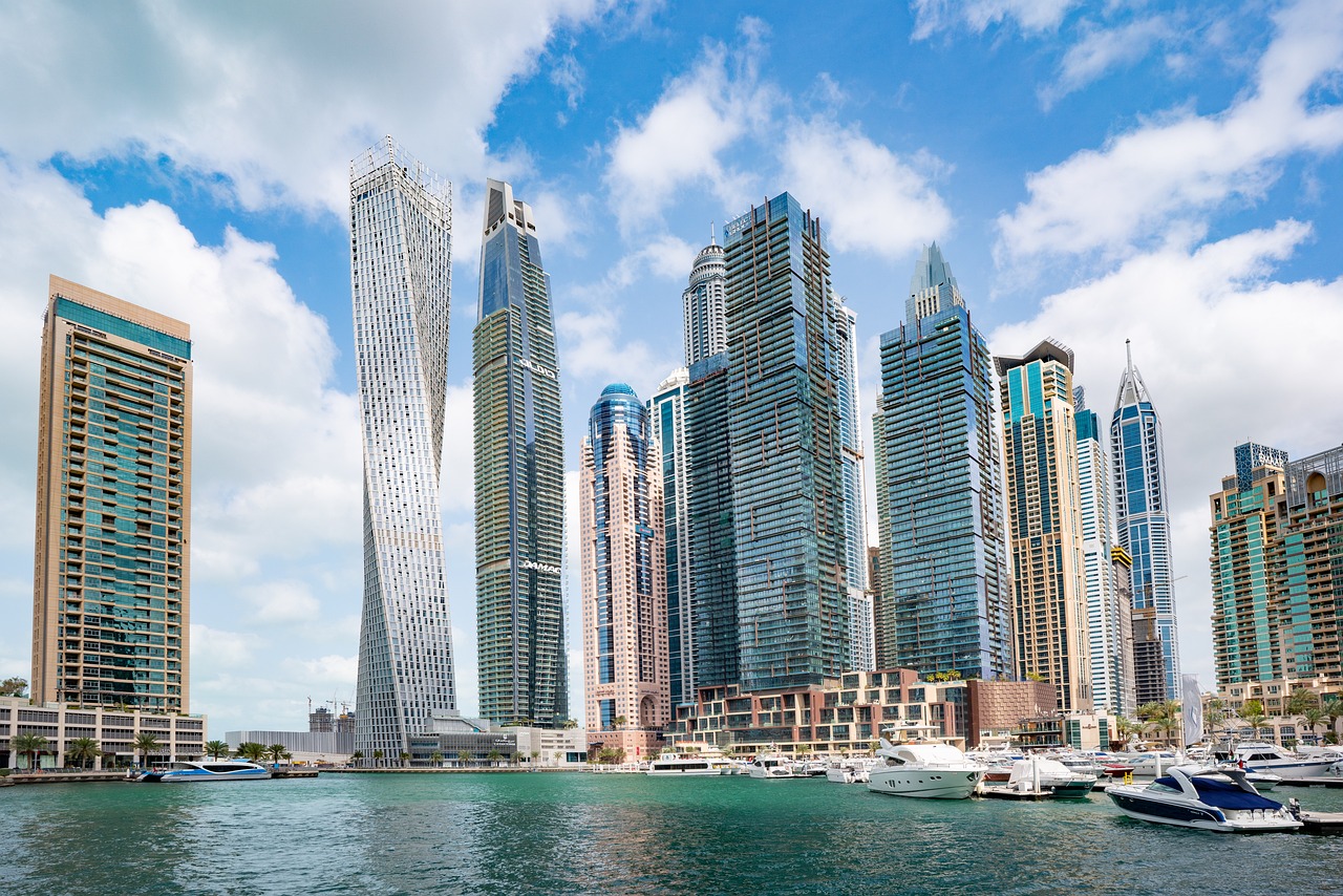 Choosing between Dubai & Istanbul to move to?